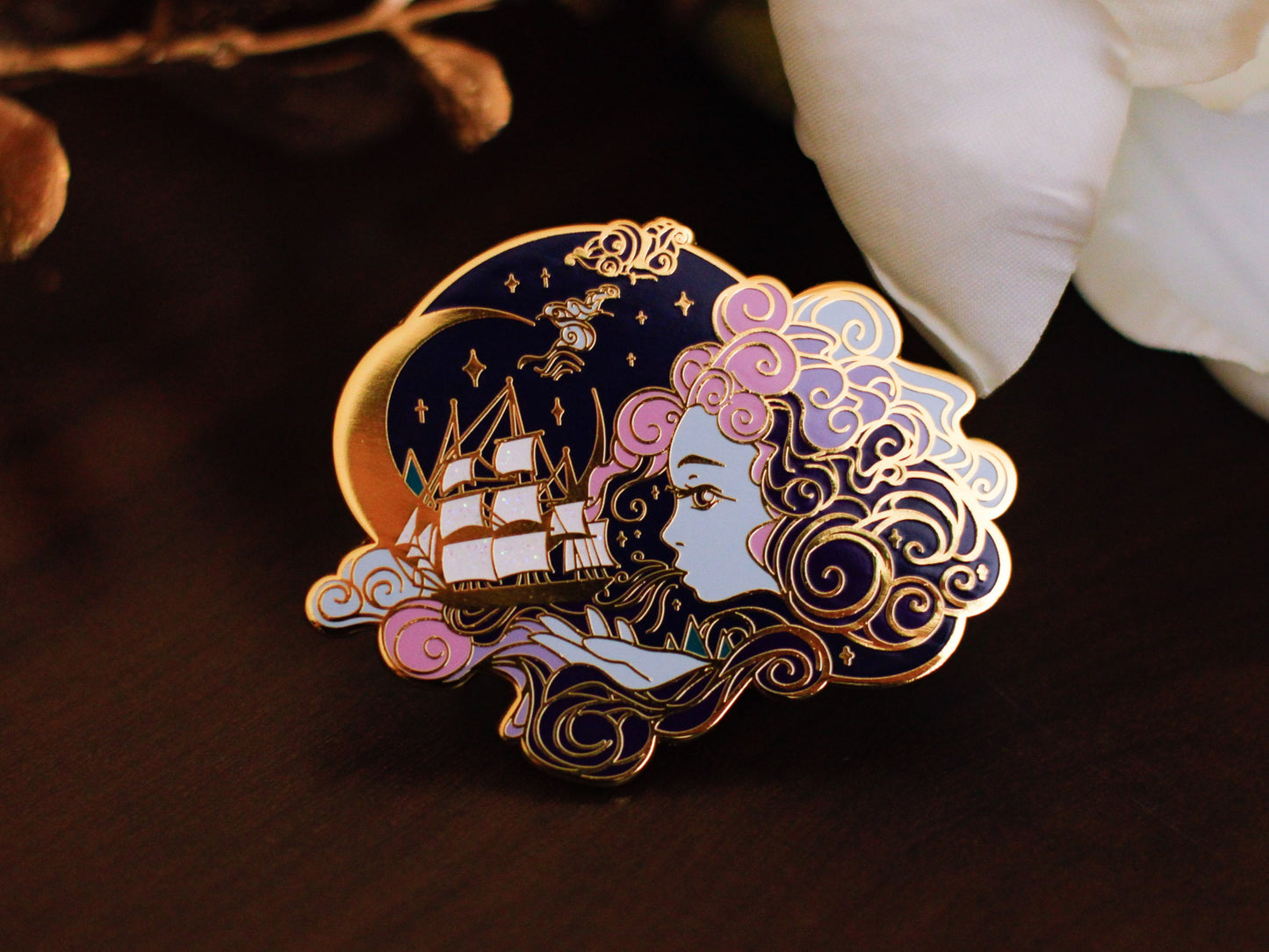 Gold Ocean of Sky Wind Goddess Hard Enamel Pin - Night Version
