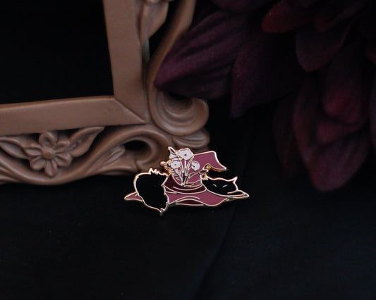 Gold Sleepy Cat Familiar Hat Hard Enamel Pin